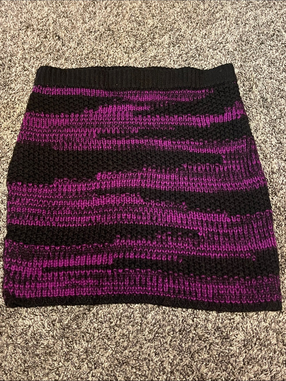 Vintage 90’s/Y2K Moda International Black and Purple Knit Mini Skirt (S)